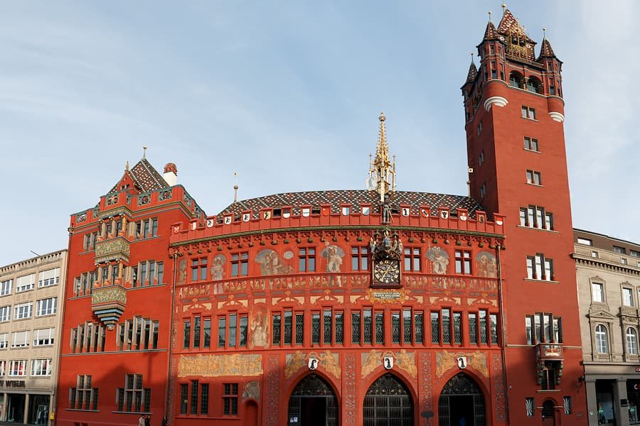 Mairie de Bâle Suisse (Michał Rawlik, licence Creative Commons)